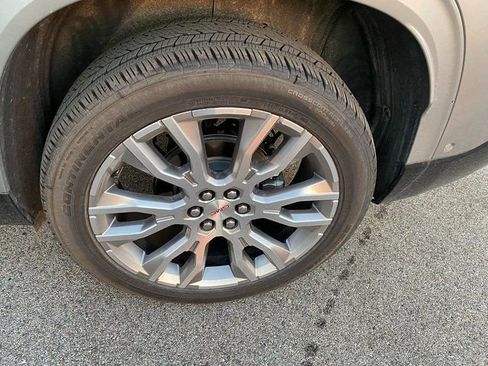 Used 2025 GMC Acadia Denali w/ Super Cruise Package image 9