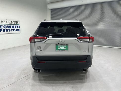 Used 2021 Toyota RAV4 XLE w/ XLE Grade Weather Package AWD/4WD image 7