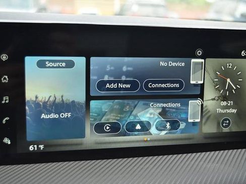 New 2025 Nissan Kicks SR image 14