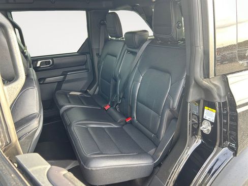 Used 2025 Ford Bronco Badlands AWD/4WD image 12
