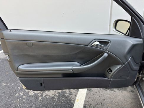 Used 2004 Mercedes-Benz C 230 Coupe image 32