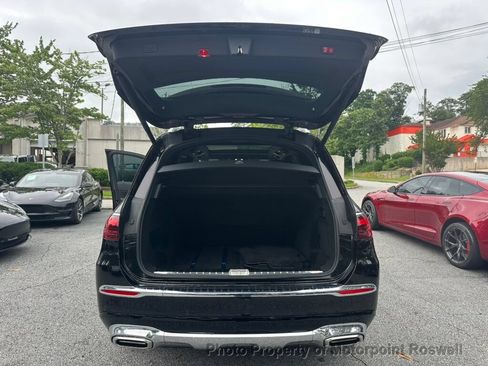 Used 2024 Mercedes-Benz Maybach GLS 600 4MATIC image 36