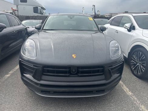 Certified 2023 Porsche Macan Turbo AWD/4WD image 4