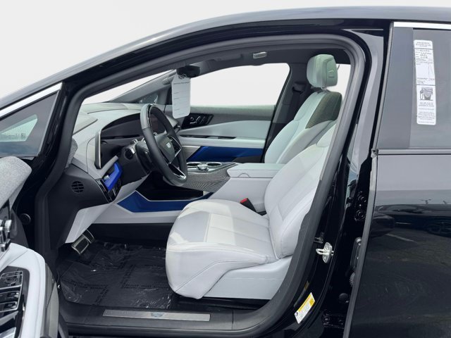 Certified 2025 Cadillac Optiq Luxury 1 AWD/4WD image 21