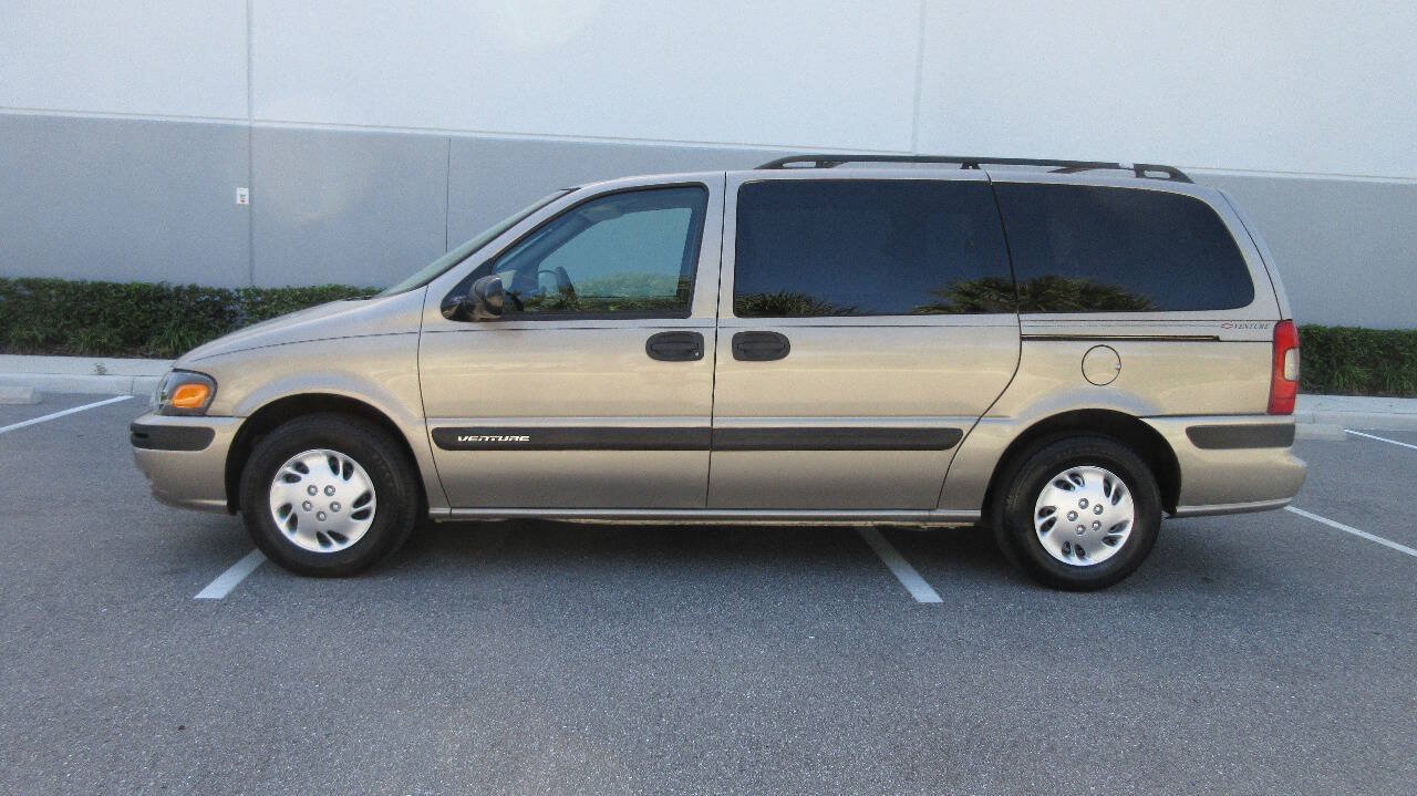 Used 2002 Chevrolet Venture Plus FWD image 2