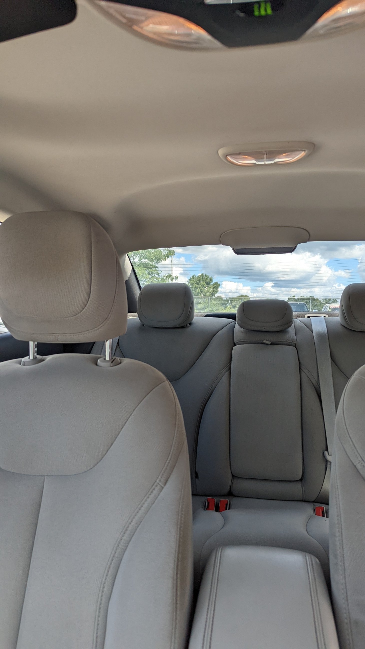 Used 2013 Dodge Dart SXT w/ Popular Equipment Group FWD image 2