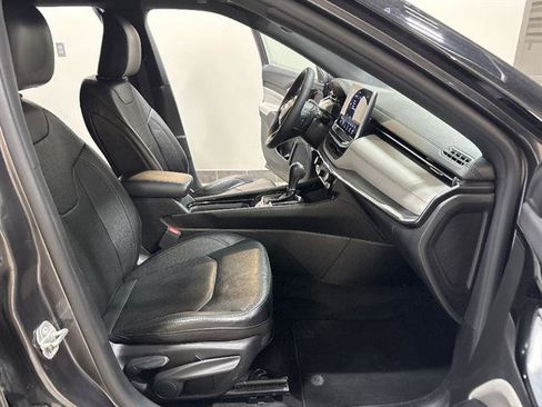 Used 2023 Jeep Compass Limited image 20