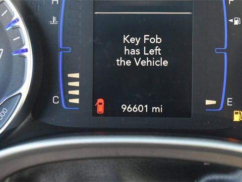 Used 2018 Chrysler Pacifica Touring-L image 24