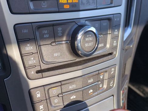 Used 2010 Cadillac CTS Luxury image 31