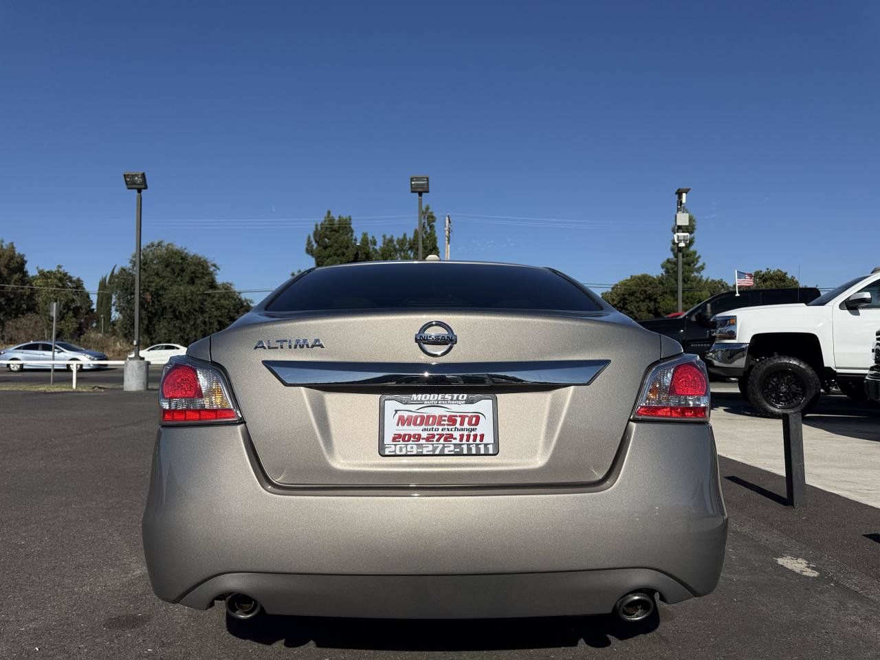 Used 2015 Nissan Altima 2.5 SL w/ Technology Package FWD image 4