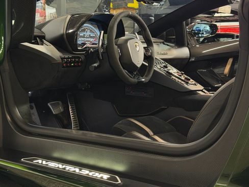 Used 2021 Lamborghini Aventador SVJ AWD/4WD image 38