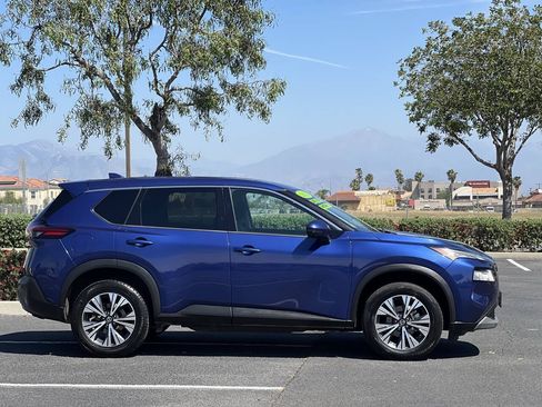 Used 2021 Nissan Rogue SV AWD/4WD image 6