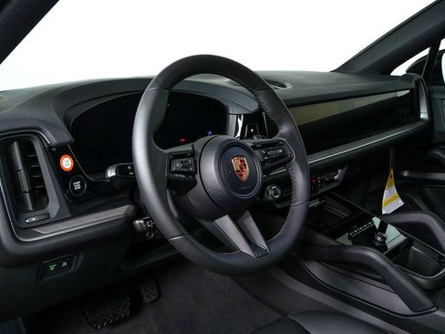 Used 2026 Porsche Cayenne Coupe AWD/4WD image 4