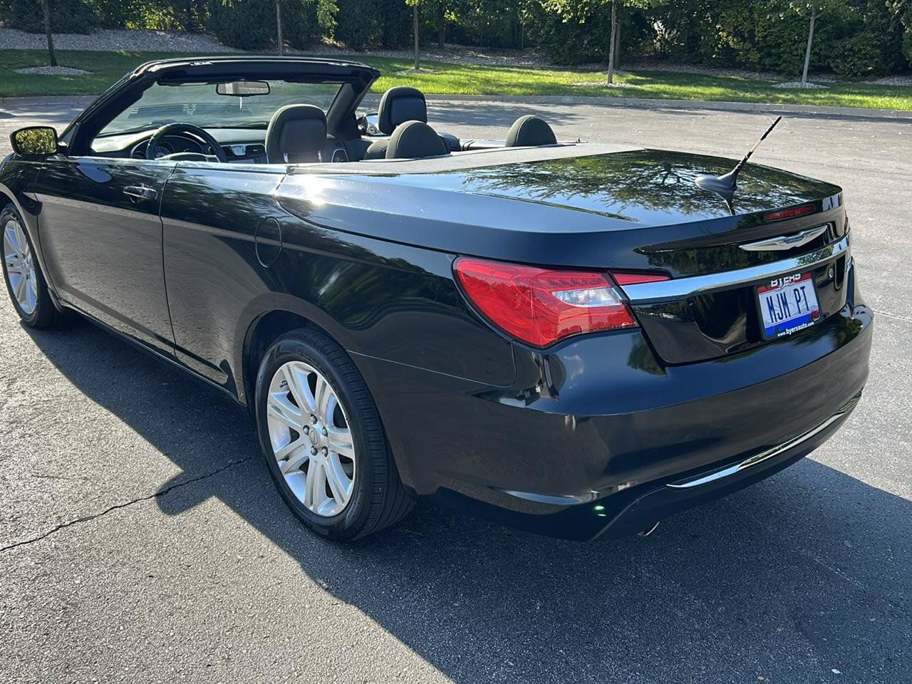 Used 2012 Chrysler 200 Touring w/ Cold Weather Group FWD image 8