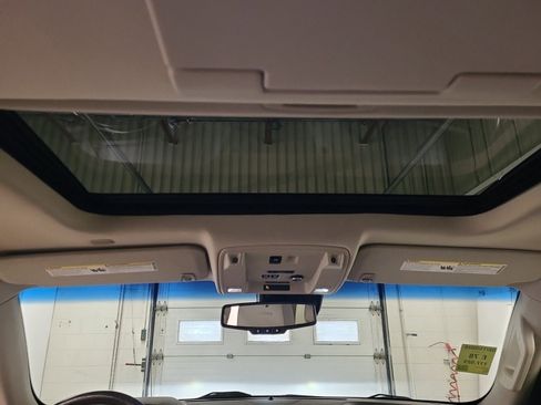 Used 2019 GMC Yukon Denali w/ Denali Ultimate Black Edition image 6