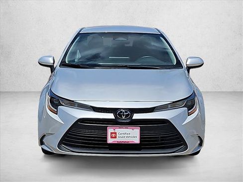 Used 2024 Toyota Corolla LE FWD image 2