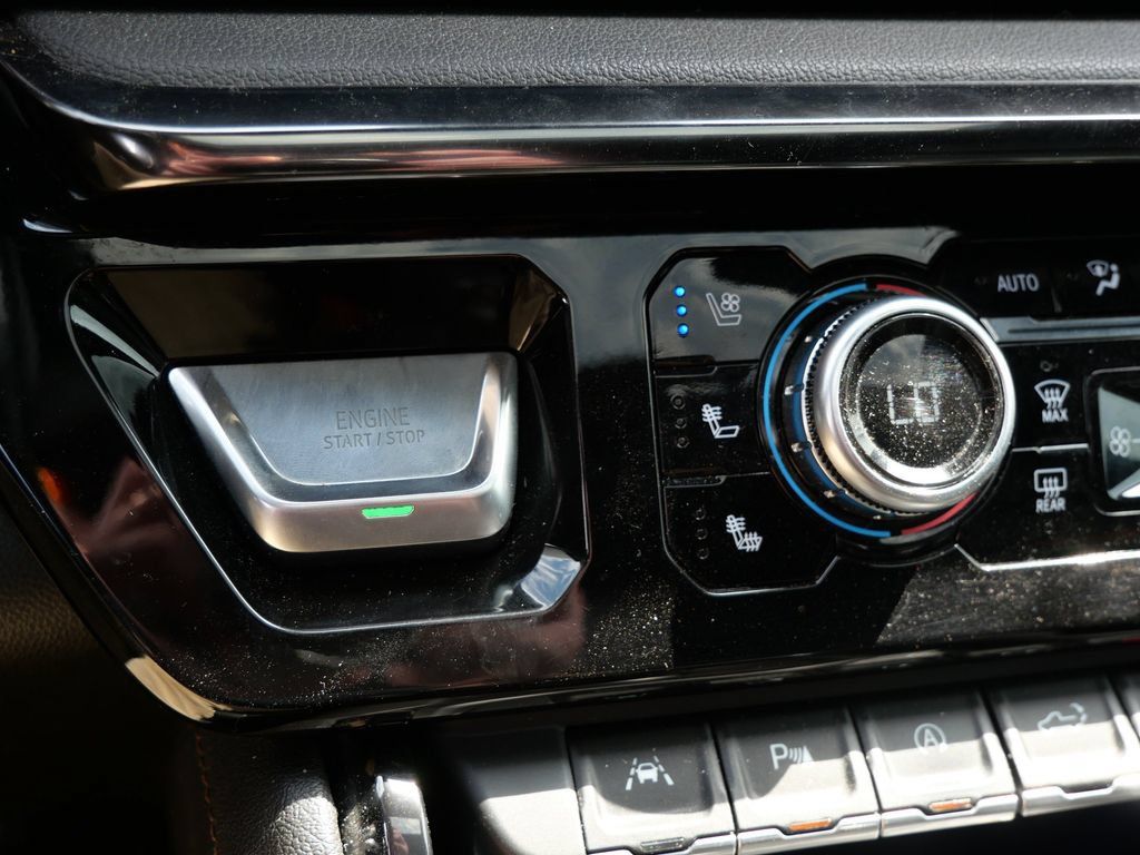 Certified 2022 GMC Sierra 1500 AT4 w/ AT4 Premium Package AWD/4WD image 27