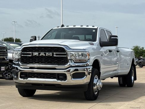Used 2024 RAM 3500 Tradesman w/ Chrome Appearance Group AWD/4WD image 3