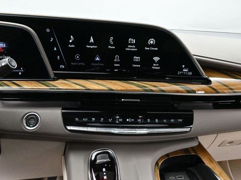 Used 2021 Cadillac Escalade Premium Luxury Platinum w/ Heavy-Duty Trailer Package image 25