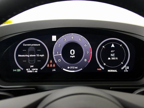 Certified 2024 Porsche Cayenne Coupe image 16