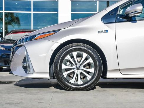 Used 2020 Toyota Prius Prime Limited image 10
