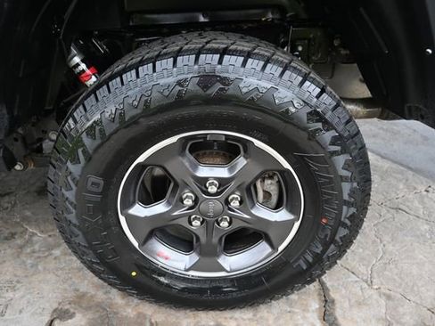 Used 2021 Jeep Gladiator Rubicon w/ Cold Weather Group AWD/4WD image 13