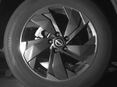 Used 2025 Nissan Rogue SV AWD/4WD image 18
