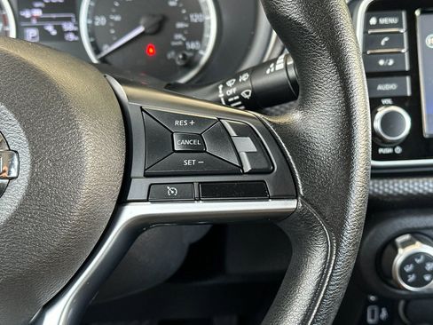 Used 2019 Nissan Kicks S image 26