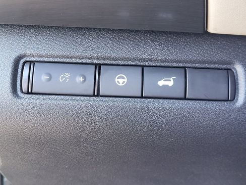 Used 2023 Nissan Pathfinder SL AWD/4WD image 13