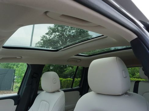 Used 2025 Mercedes-Benz GLB 250 image 34