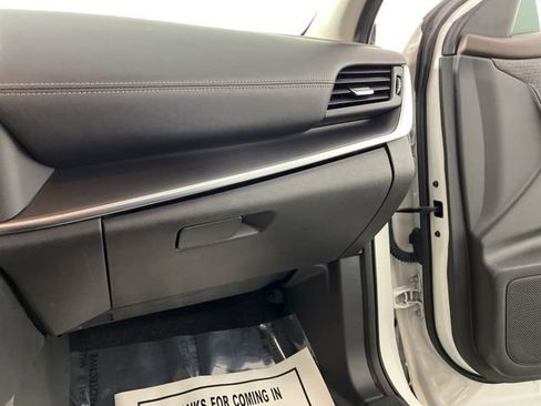 Used 2023 Nissan Rogue S FWD image 35