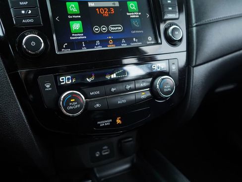 Used 2019 Nissan Rogue SV w/ Sun & Sound Touring Package image 22