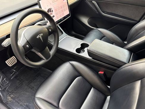 Used 2022 Tesla Model Y Performance image 8