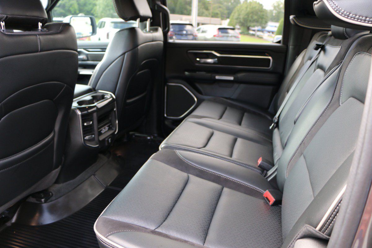 Used 2022 RAM 1500 Laramie AWD/4WD image 32