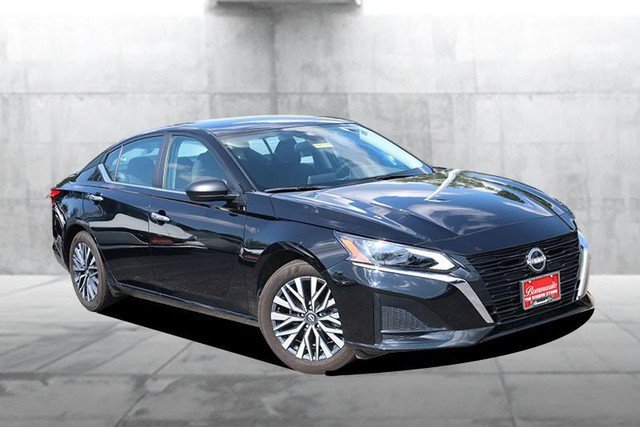Certified 2025 Nissan Altima 2.5 SV FWD image 2