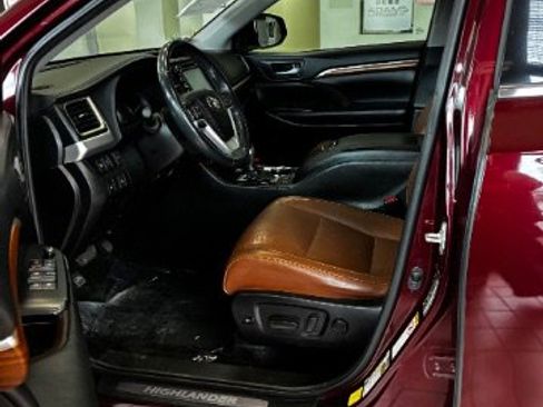 Used 2019 Toyota Highlander Limited image 19