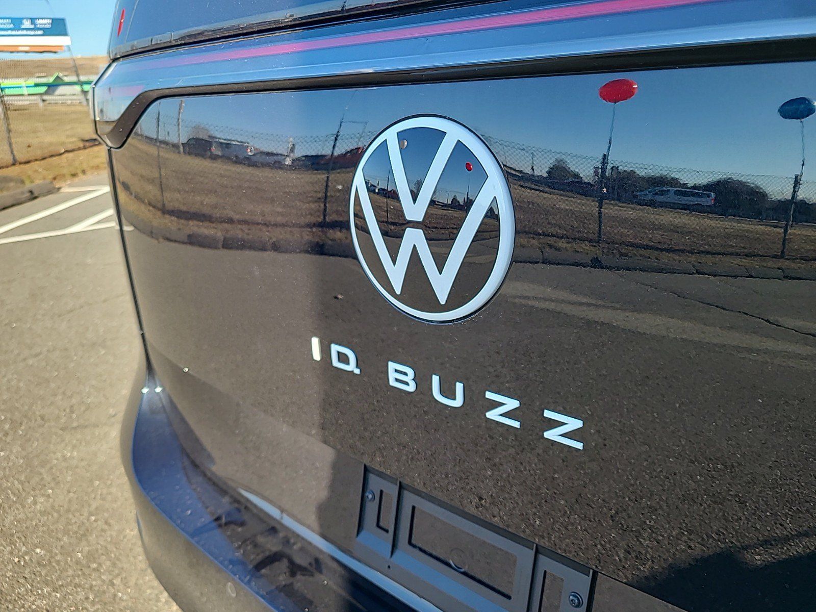 New 2025 Volkswagen ID. Buzz Pro S RWD image 5