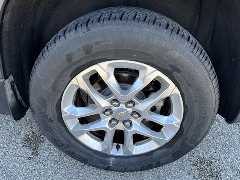 Used 2020 Chevrolet Traverse LT image 9