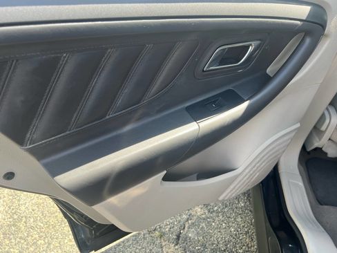 Used 2010 Ford Taurus SEL image 15