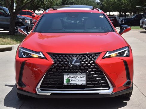 Used 2020 Lexus UX 200 w/ Premium Package FWD image 3