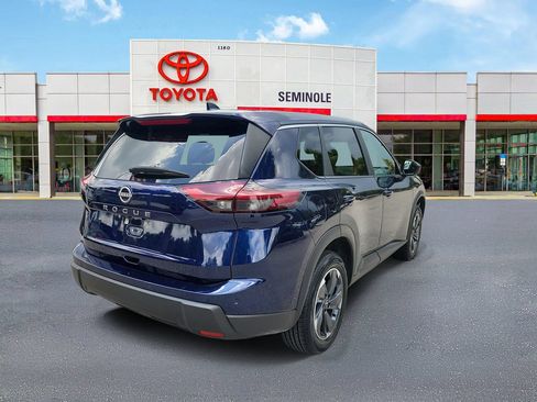 Used 2025 Nissan Rogue SV FWD image 3