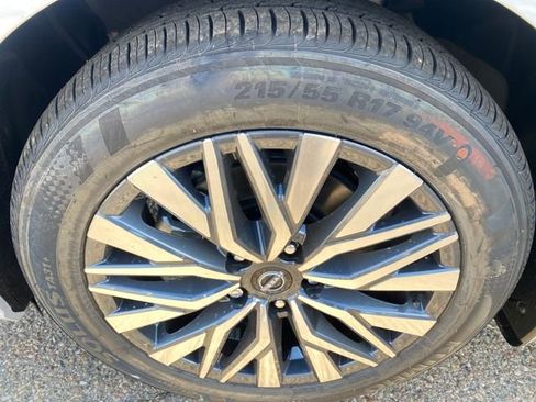 New 2025 Nissan Altima 2.5 SV w/ SV Premium Package image 25