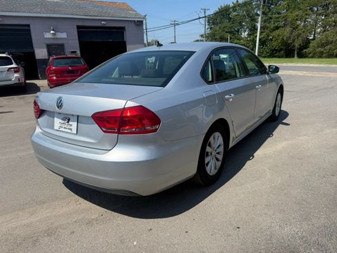 Used 2013 Volkswagen Passat 2.5 S FWD image 5