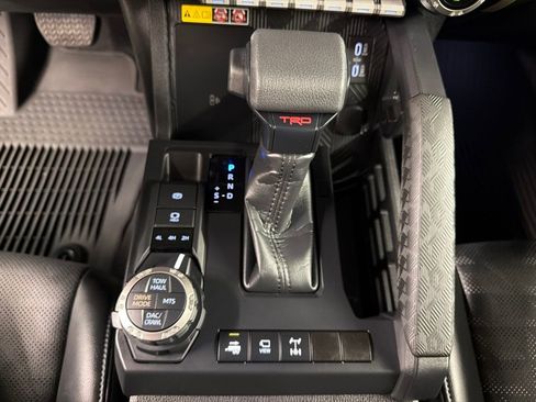 Used 2024 Toyota Tacoma TRD Off-Road w/ TRD Off Road Premium Package AWD/4WD image 15