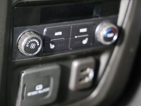 Used 2024 Buick Enclave Premium image 10