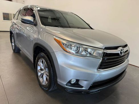 Used 2015 Toyota Highlander XLE image 4