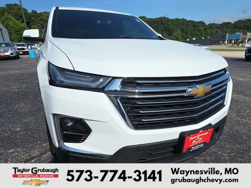 Used 2023 Chevrolet Traverse LT AWD/4WD image 11
