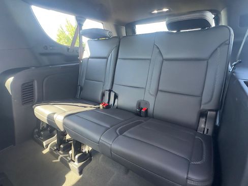 Used 2025 GMC Yukon XL Denali AWD/4WD image 7