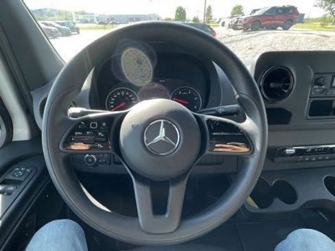 Used 2024 Mercedes-Benz Sprinter 2500 image 15