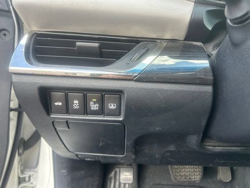 Used 2013 Toyota Avalon Limited FWD image 16